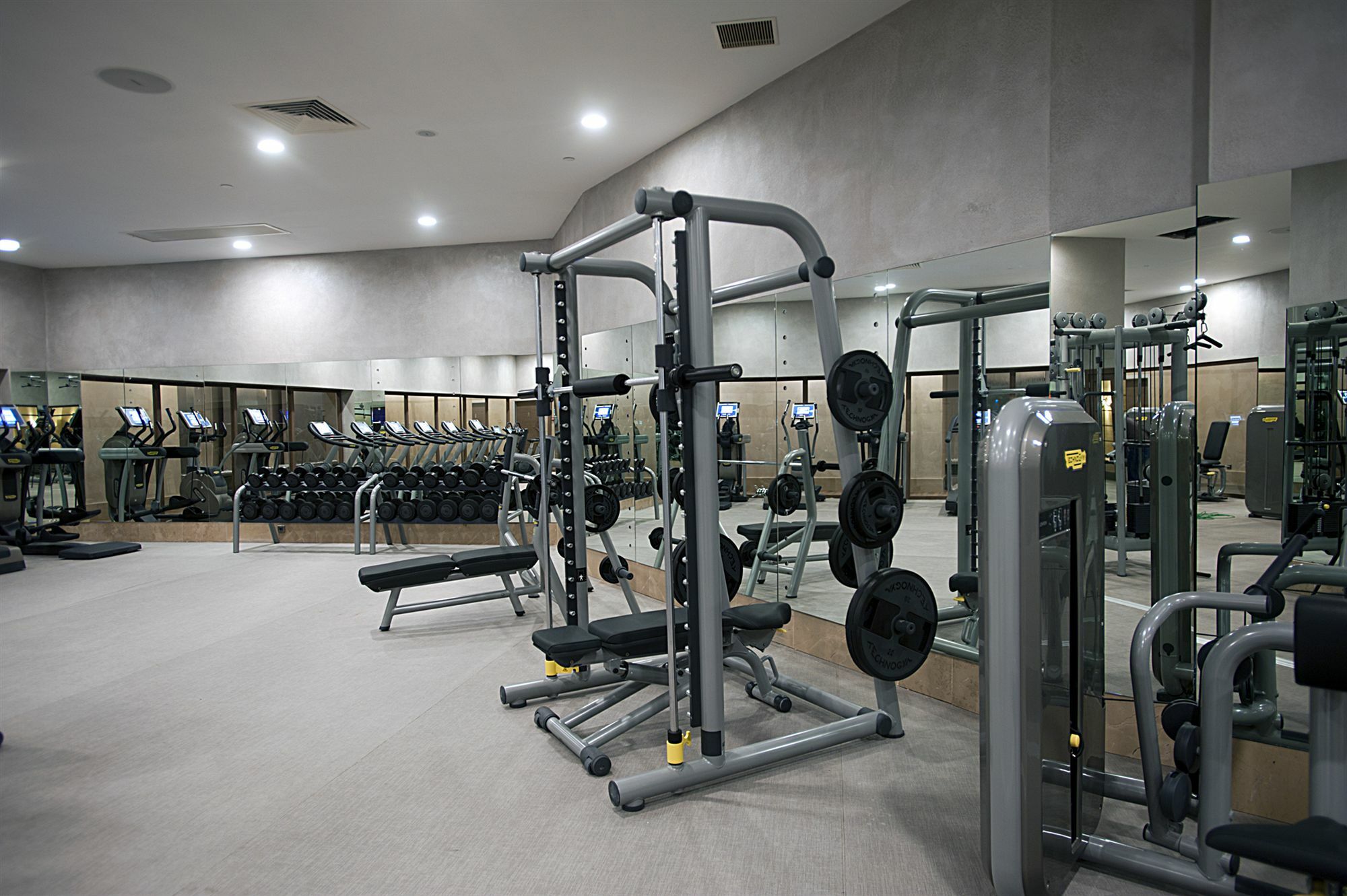 Cevahir Hotel Istanbul Asia Exterior foto A gym in a hotel