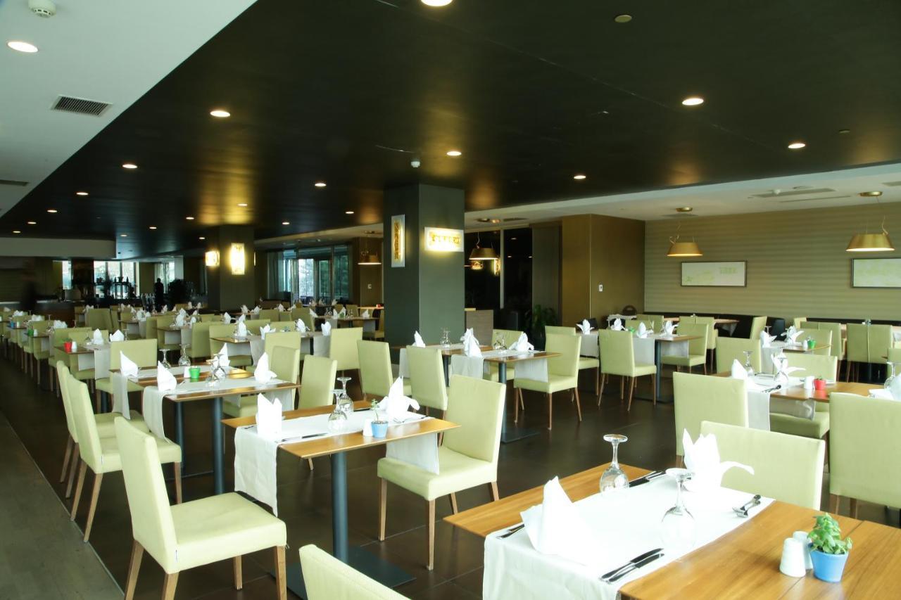 Cevahir Hotel Istanbul Asia Exterior foto The restaurant